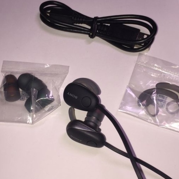 Sony WI-SP600N WirelessNoise Canceling Headphones - Picture 3 of 5